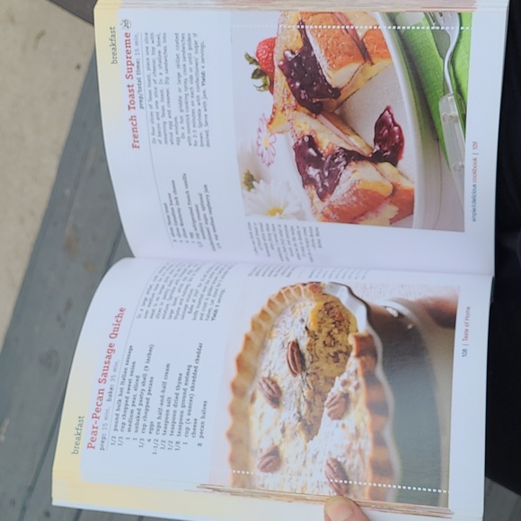 Taste of Home Simple & Delicious Cookbook 10 20 30 minute meals color pages EUC! - Picture 5 of 8